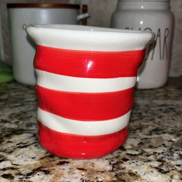Universal’s Islands of Adventure Seuss Landing Cat in the Hat Mug Florida Cup - Picture 5 of 10